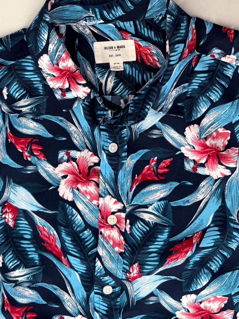 Julian & Mark Hawaiian Shirt Mens M Tropical Floral Navy Resort Aloha - Picture 2 of 9